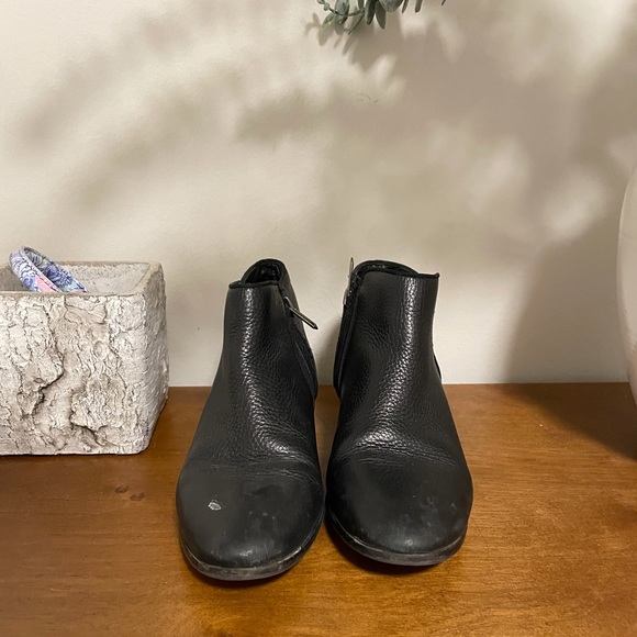 Black leather ankle booties - Picture 2 of 2